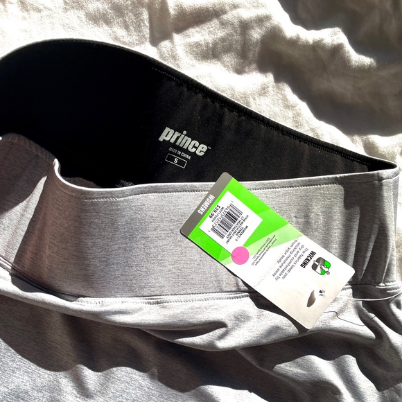 NEW price skirt/shorts size S and light grey color - Picture 3 of 3